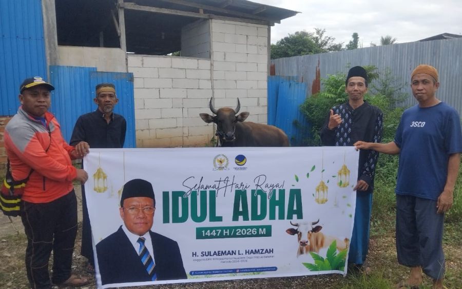 Sulaeman Hamzah Salurkan 8 Sapi Kurban di Papua Selatan